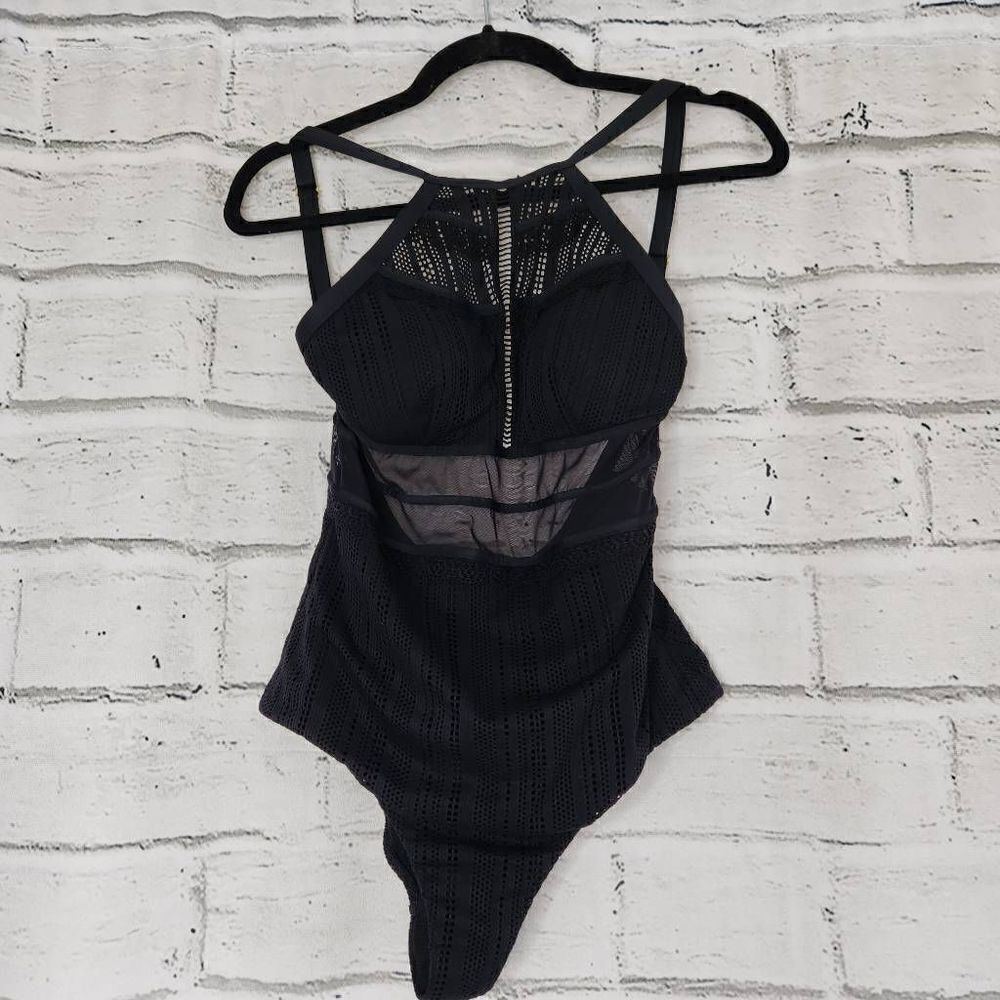 Afriel & Tabbris Crochet Lace Open Back Halter One Piece Swimsuit Black Size 6